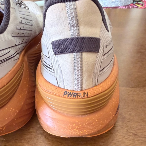 SAUCONY RUNNING SHOES. (SIZE 12) - Picture 8 of 11